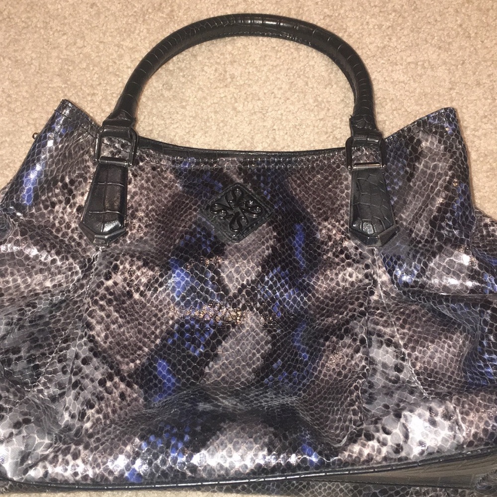 Medium purse